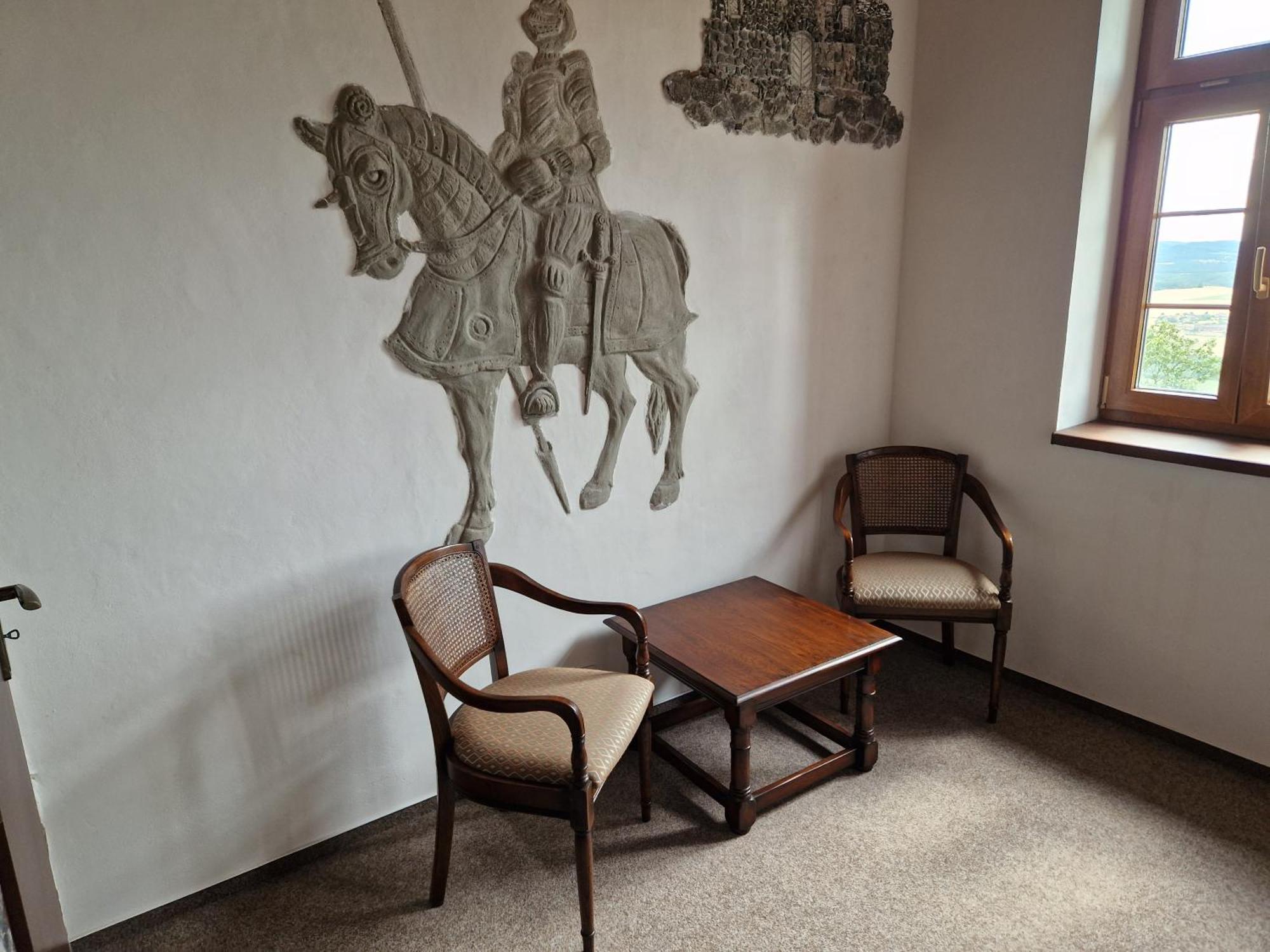 Penzion Hrad Doubravka Cieplice Zewnętrze zdjęcie